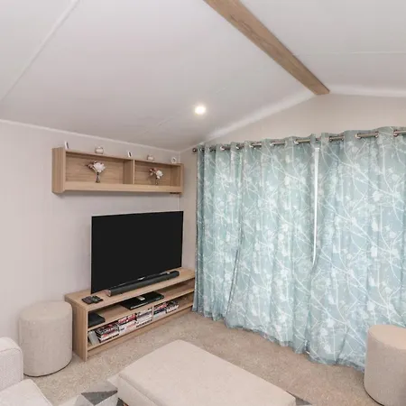 Rowan Court 2 *